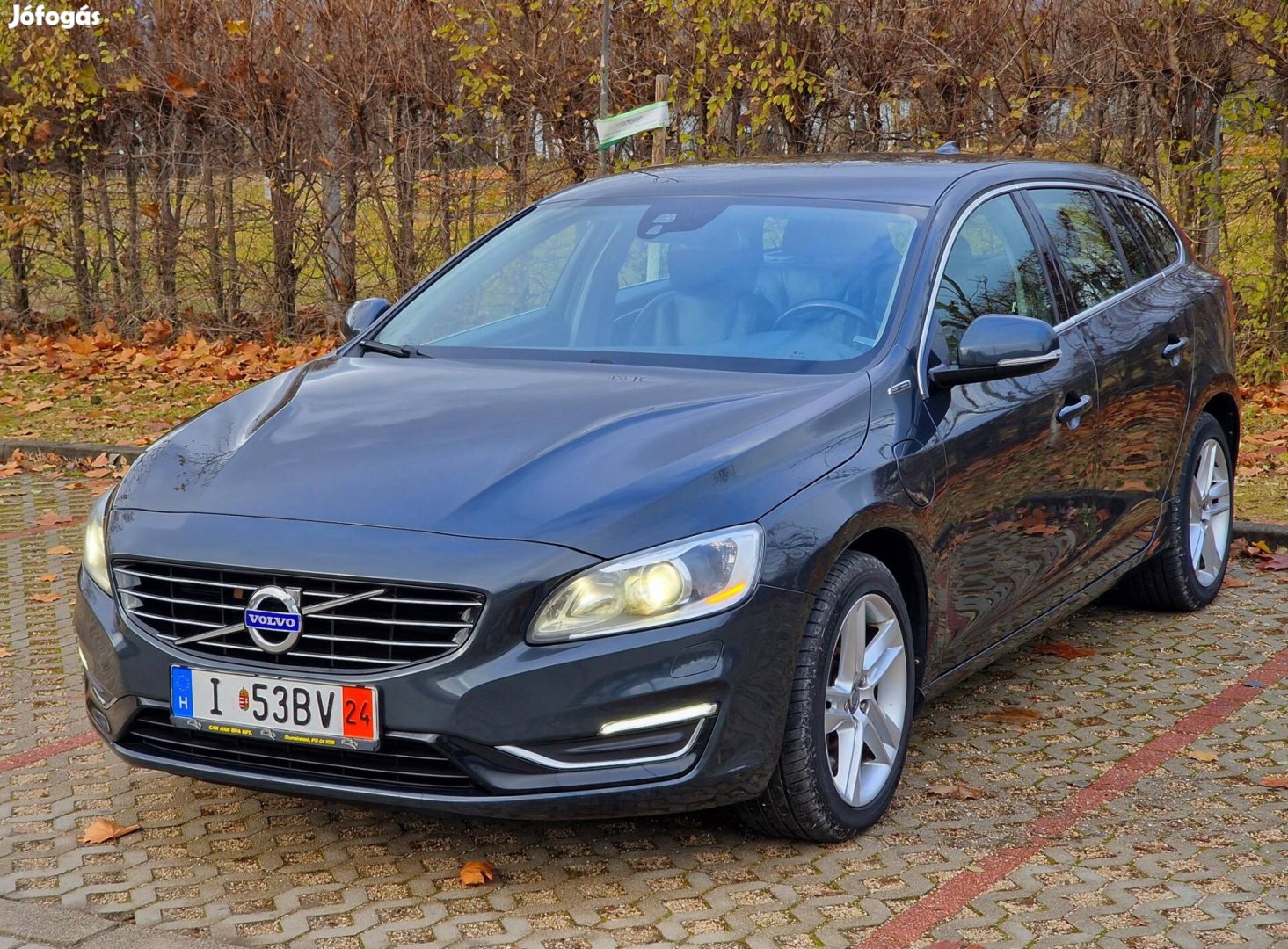 Volvo V60 2.4 D [D6] Phev AWD Summum Geartronic